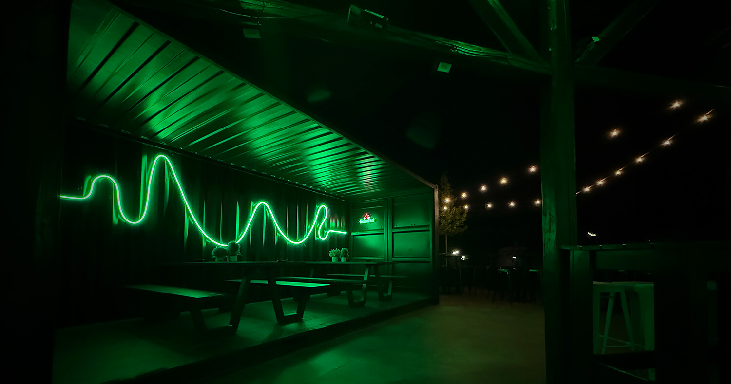 Poolhall Linz Dachterrasse Billard