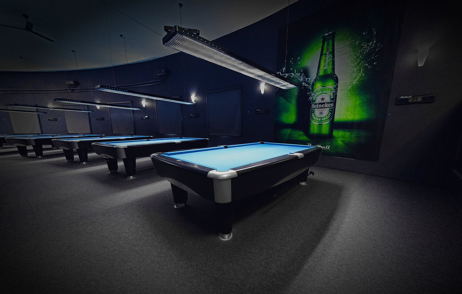 Poolhall Linz Billardspielen 17 Billardtische