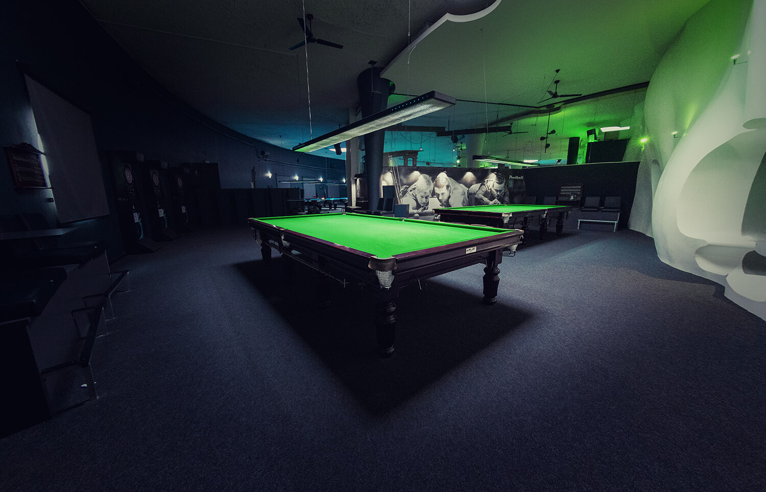Poolhall Linz Snooker spielen Snookertische